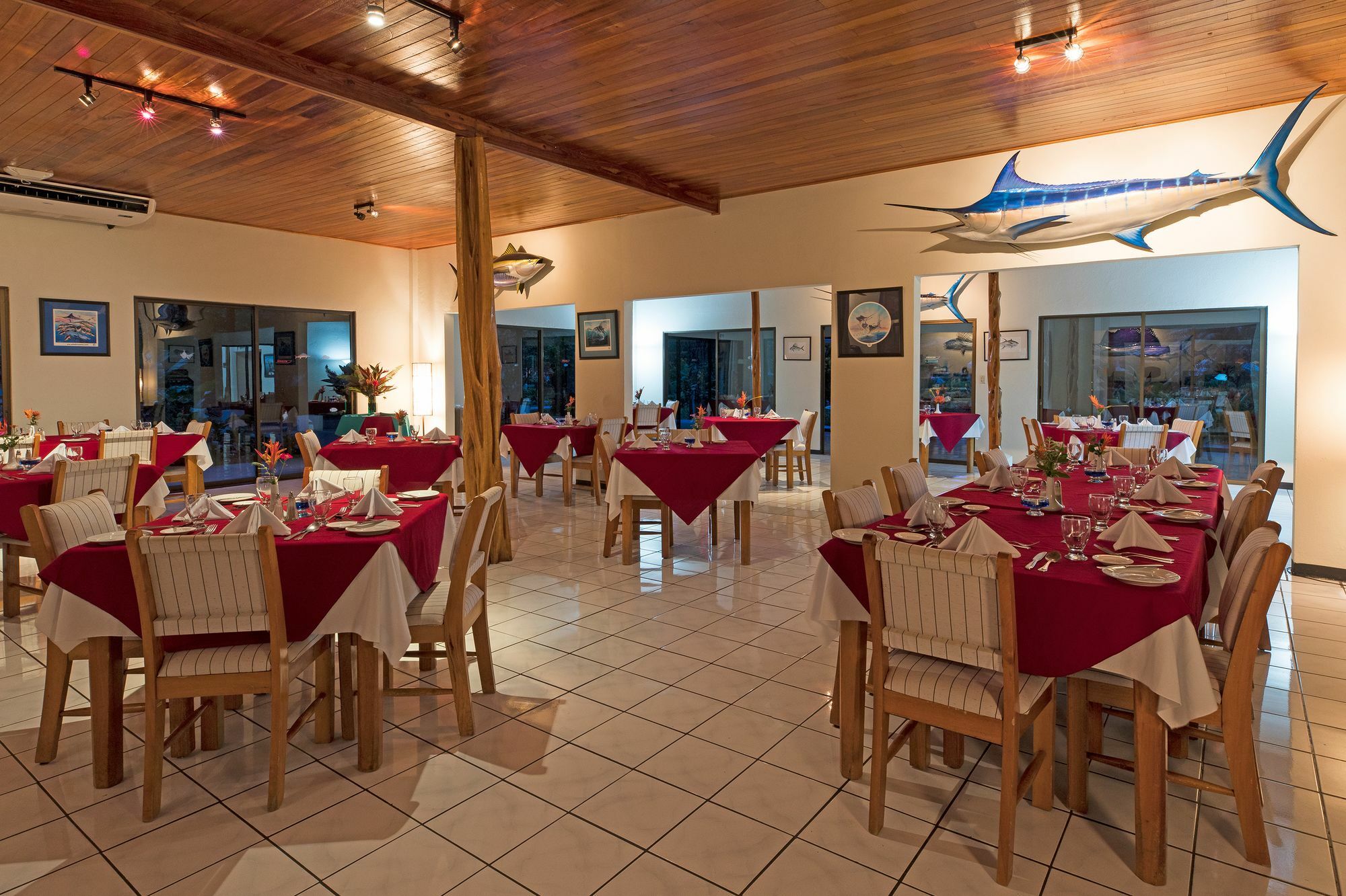Crocodile Bay Resort Пуерот-Хіменес Екстер'єр фото